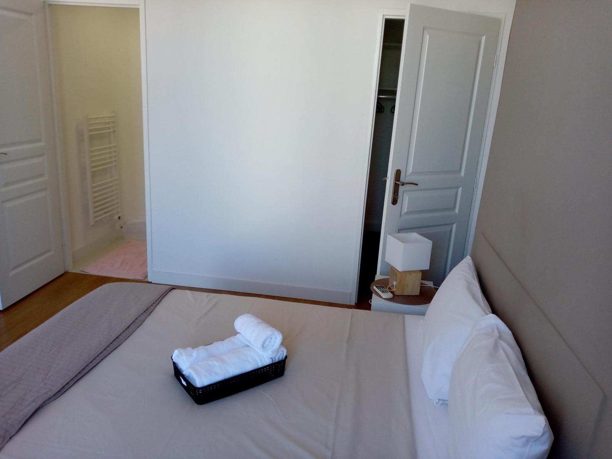 Quartier Le Plus Anime De Marseille "La Plaine Cours Julien "Chambre Avec Salle De Bain Wc Privee Integrees "Dans Appartement Exterior photo