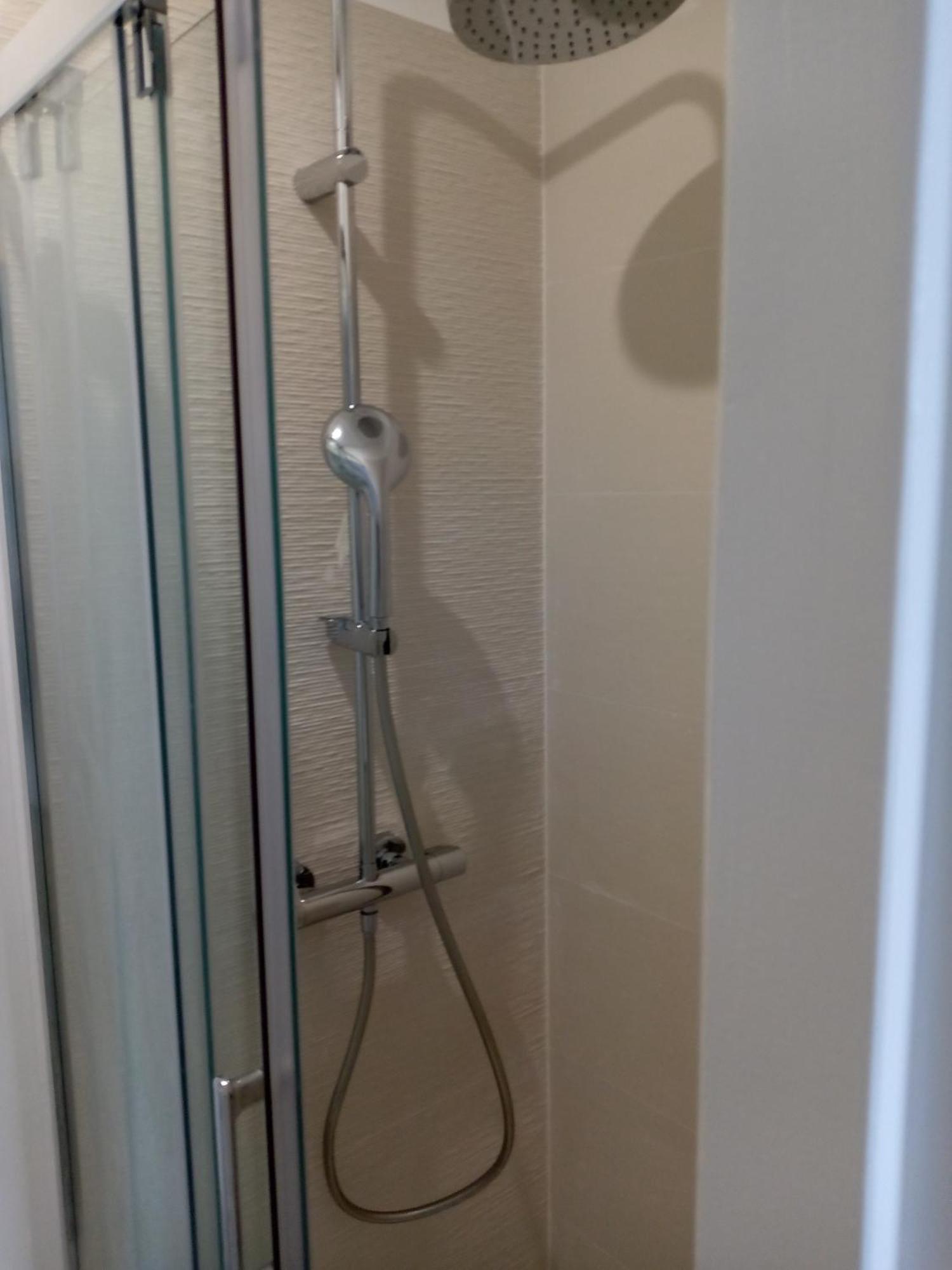 Quartier Le Plus Anime De Marseille "La Plaine Cours Julien "Chambre Avec Salle De Bain Wc Privee Integrees "Dans Appartement Exterior photo