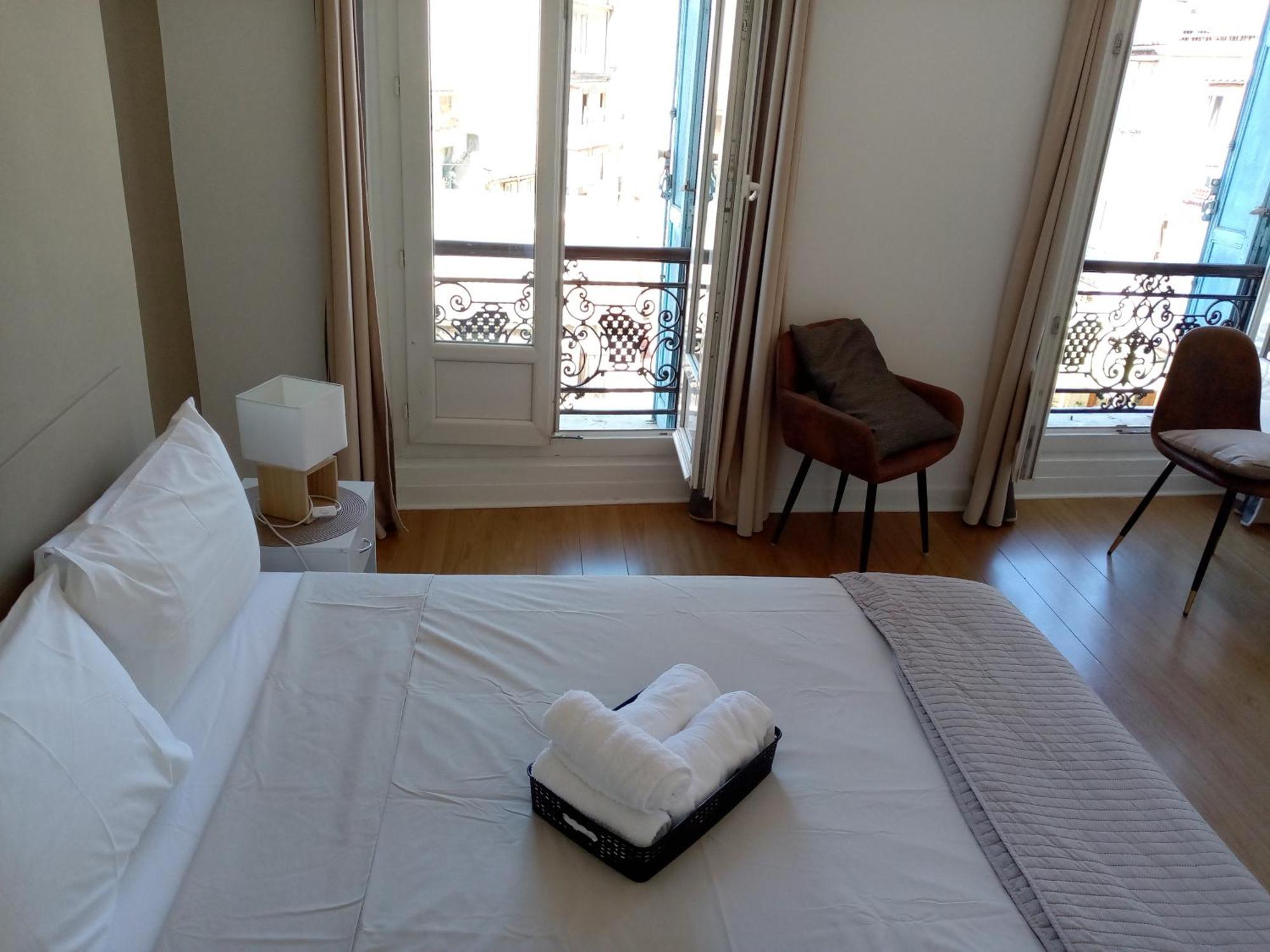 Quartier Le Plus Anime De Marseille "La Plaine Cours Julien "Chambre Avec Salle De Bain Wc Privee Integrees "Dans Appartement Exterior photo